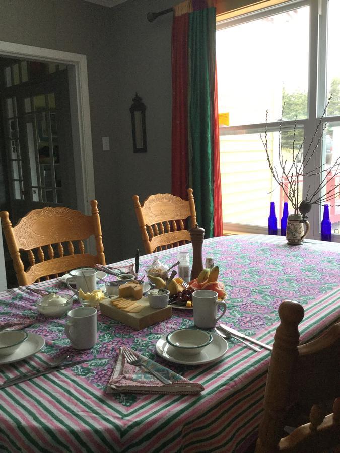 Meems Elliston B&B ภายนอก รูปภาพ