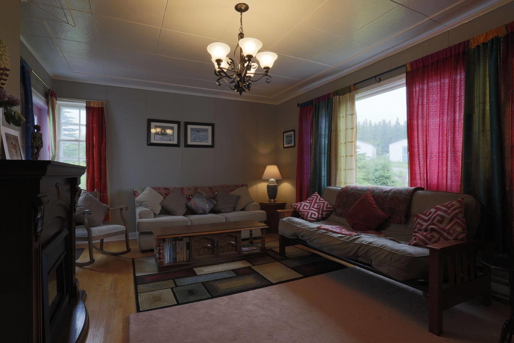 Meems Elliston B&B ภายนอก รูปภาพ