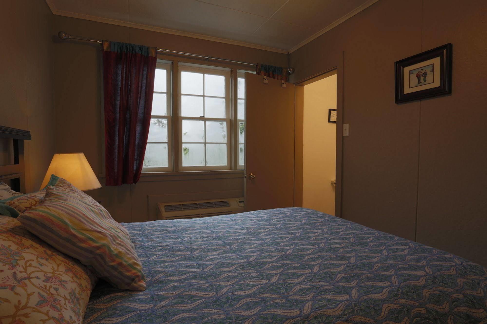Meems Elliston B&B ภายนอก รูปภาพ